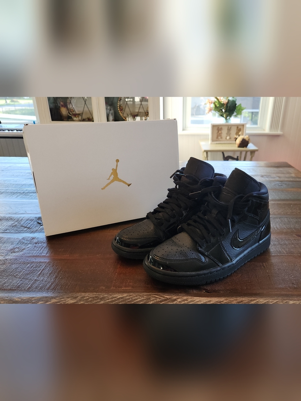 Nike Air Jordan 1 Black Patent Leather Mid Sneakers Womens Size 8